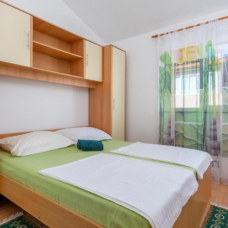 Beautiful Apartment In Krk With Kitchen Krk Town Exterior foto